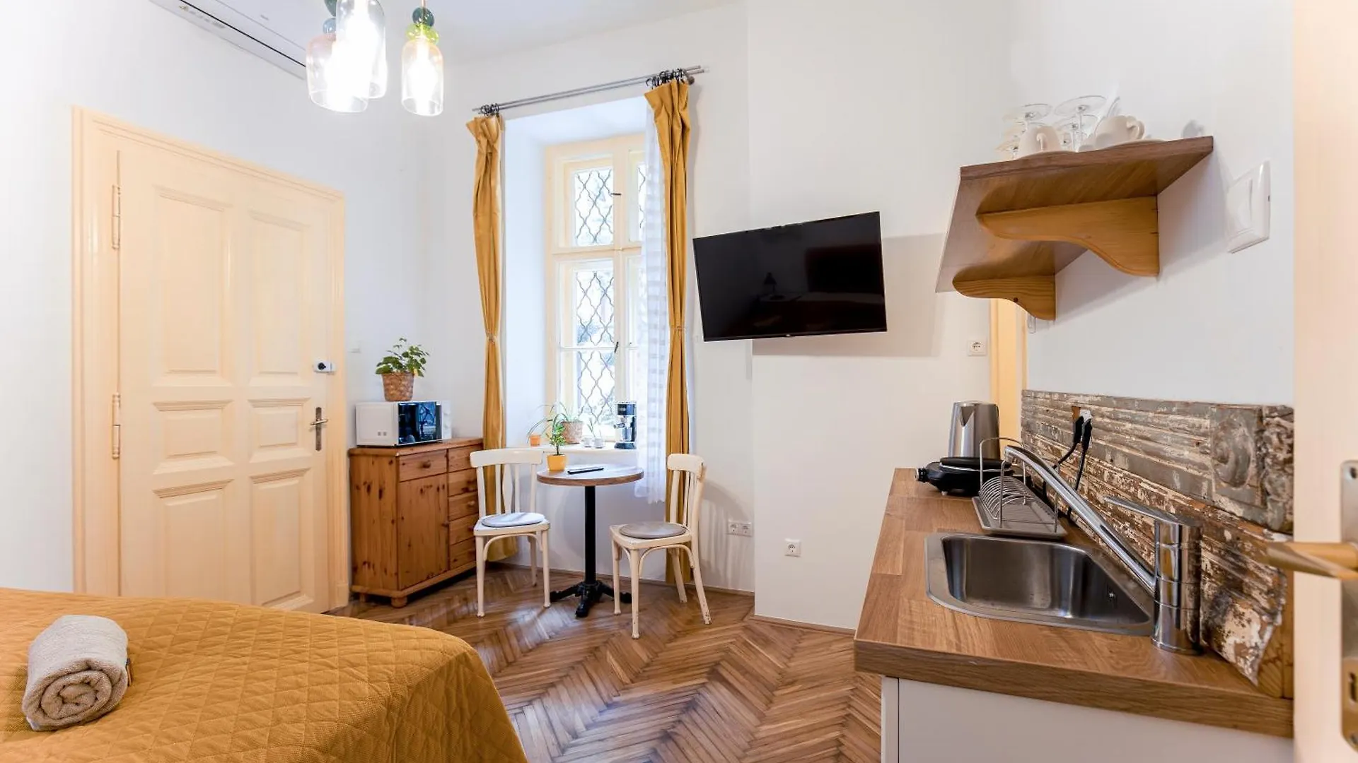 Apartment Budapestayz - Lonyay Studios